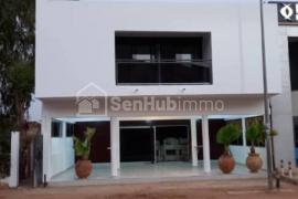 IMMEUBLE R+1 À VENDRE AU CENTRE DE SALY