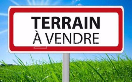 Terrain à vendre au point E